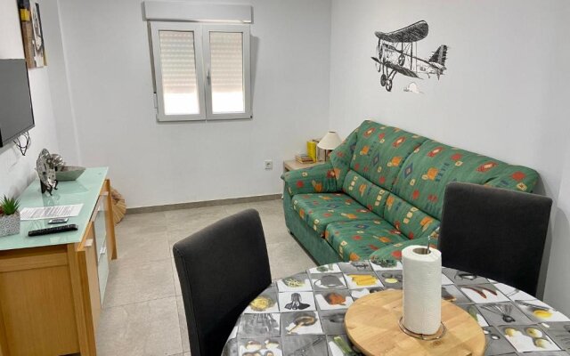 4 APTOS FULLY EQUIPPED STUDIOs NEARLY CENTER