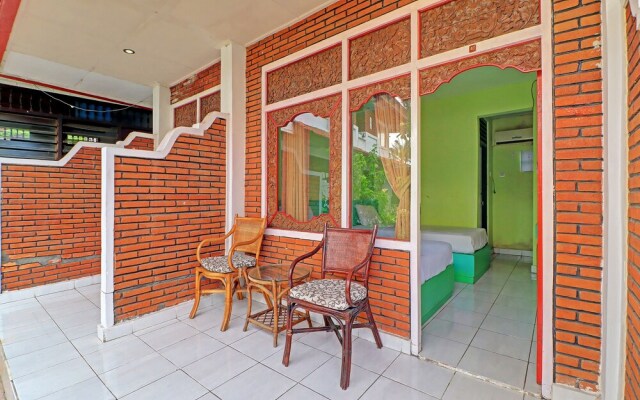 Super OYO 91870 Warna Kedaton