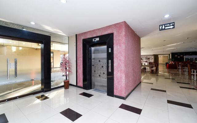(NOT USE) Capital O 1571 Utc Hotel Semarang