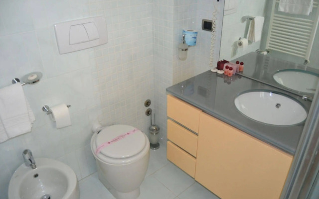 Piccadilly Suites and Rooms