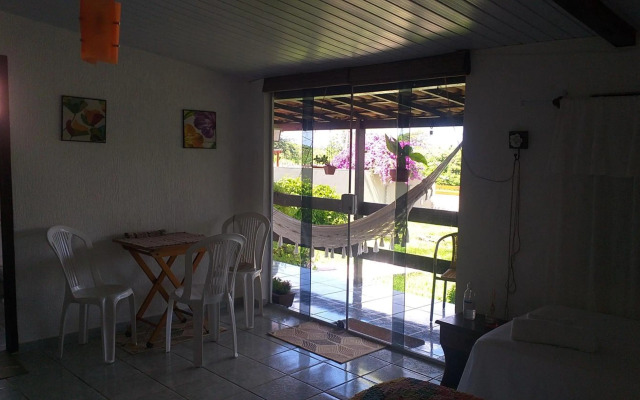 Bangalô completo, amplo, funcional e confortável.