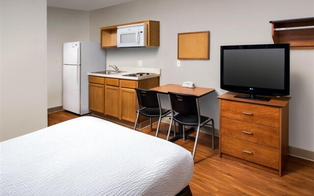 Extended Stay America Select Suites - Akron - South