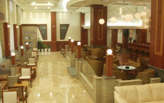 Elpida City Hotel