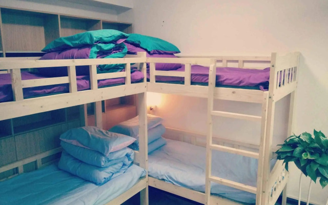 Broncos Youth Hostel