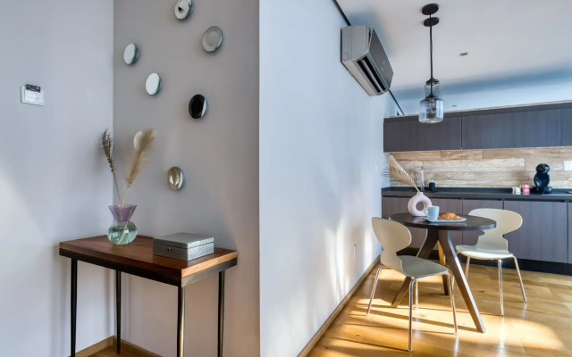 AR 218 Hotel by ULIV