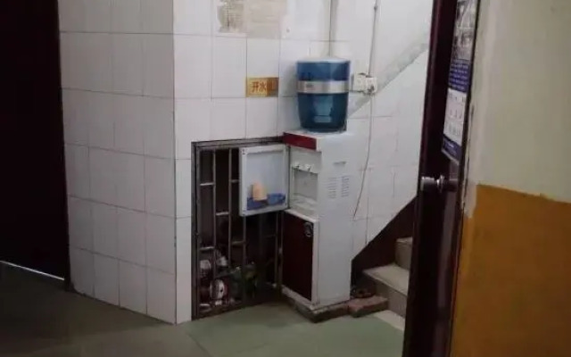 Anyue South Gate Hostel