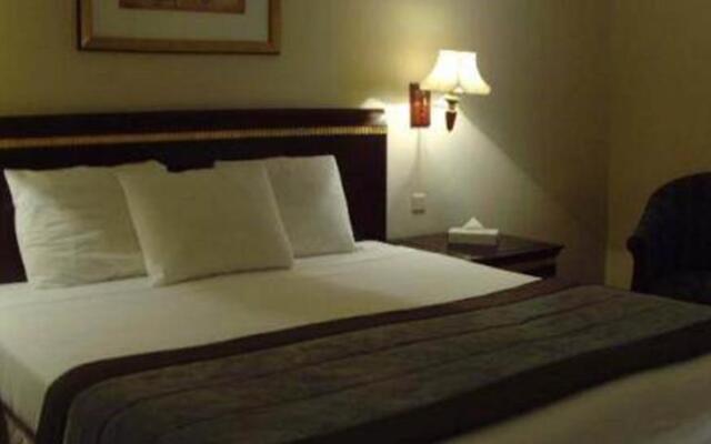 Golden Tulip Andalusia
