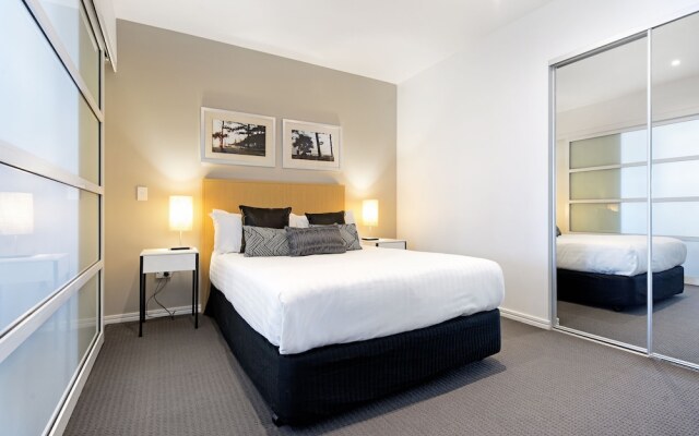 H Residences 2 Bedroom Ocean View in Surfers Paradise