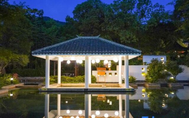 Shumyip Hot Spring Hotel