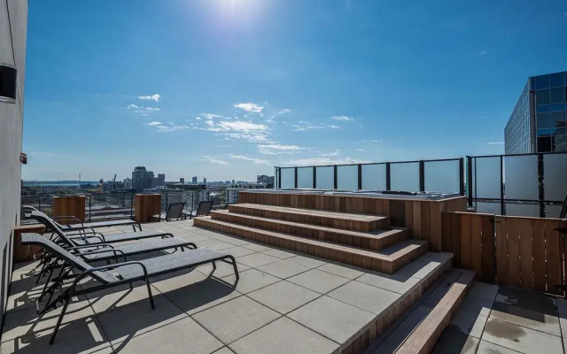 Modern 2BR in Old Montreal by Sonder