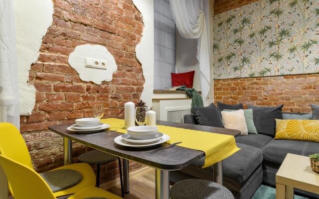 Морошка на набережной Синопская