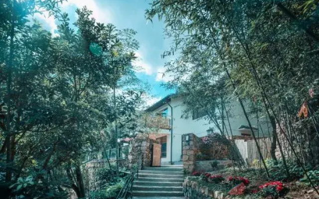 Yun Hotel