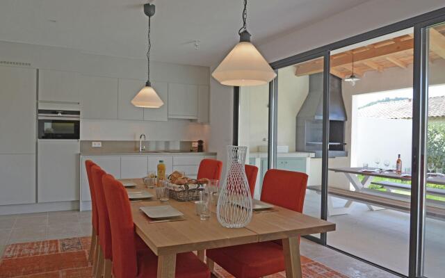 Wonderful Villa in Malaucène with Swimming Pool