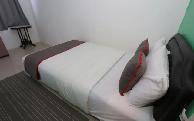 Collection O 93750 Luxury Rooms @ Urbantown Serpong