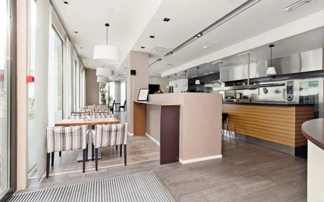 Stoltzen Hotel  Apartments