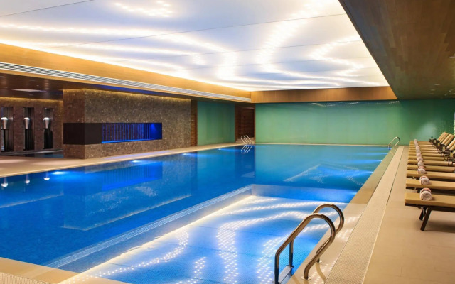 Отель Renaissance Beijing Wangfujing Hotel