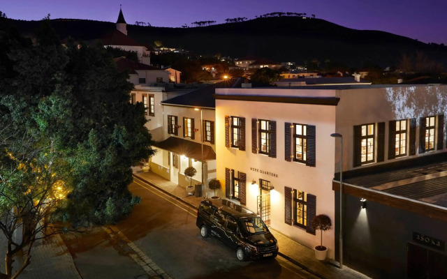 More Quarters Hotel