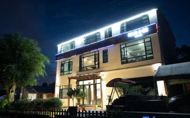 Shanghai Time Courtyard Boutique B&B