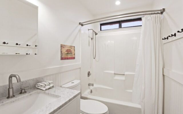 Pino Point Steps to Tahoe Beaches