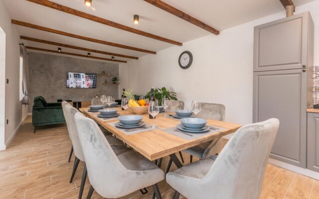 Awesome Home in Lisicic With 3 Bedrooms, Wifi and Sauna