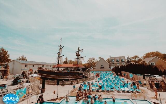 Grand Islander Hotel