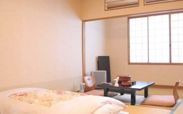 Itoya Ryokan (Sadogashima)