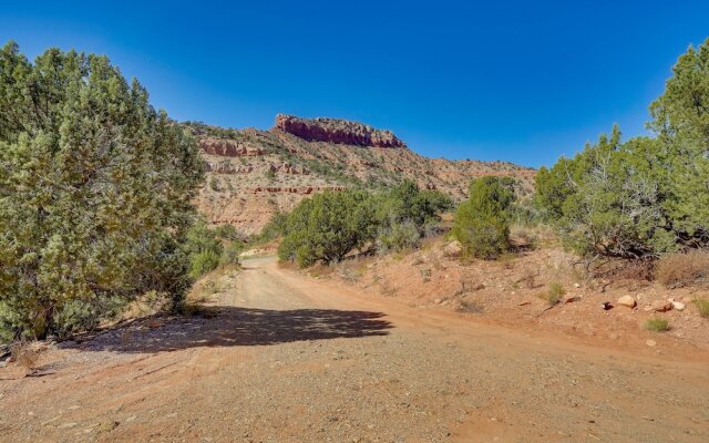 Kanab Studio Escape: Stargaze, Hike, Relax!