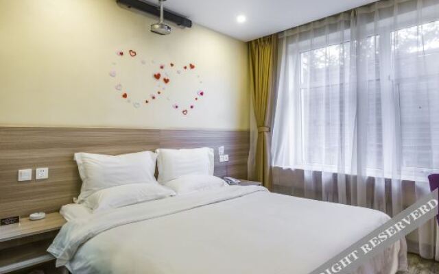 Huahai Art Hotel