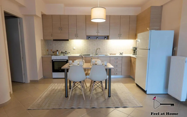 Feel at Home - Kalamata - Near the center