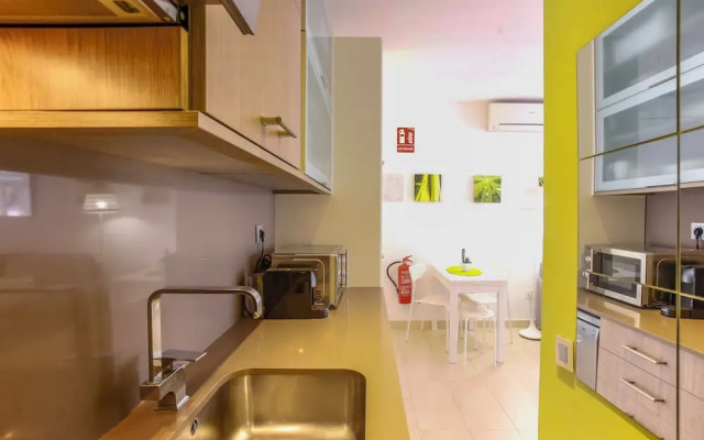 Cuban Green Terrace Apart -1st Floor-center