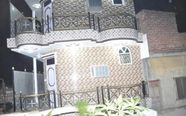 Pari Guest House