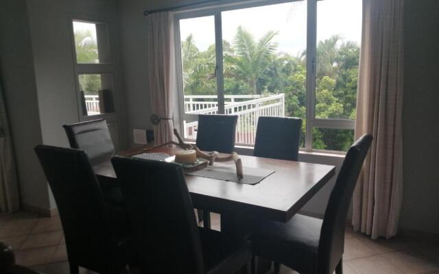 84 Leonora Drive - Family Holiday Home