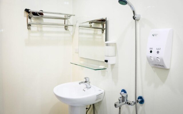 Aquarium Hostel
