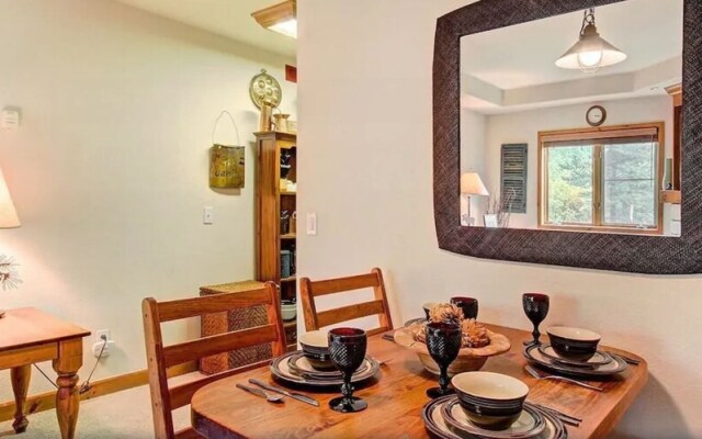 Tyra Riverbend 111 Condo by RedAwning