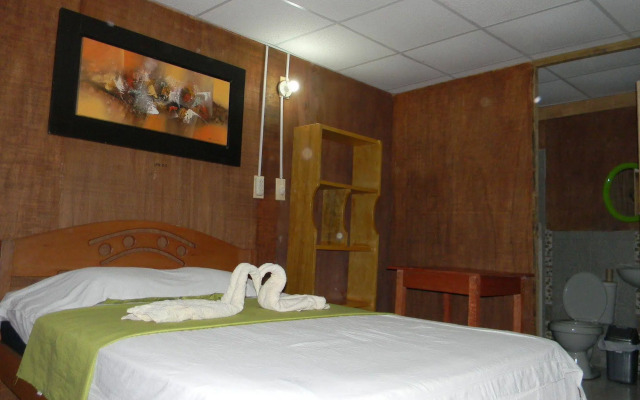 Jacamar Lodge Expeditions