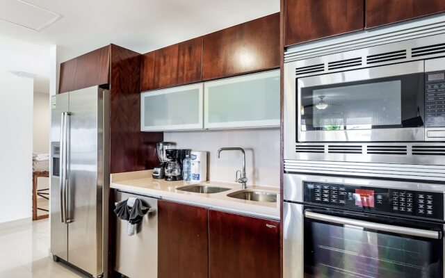 Casa Flamingo 2 Bedroom Condo by Redawning