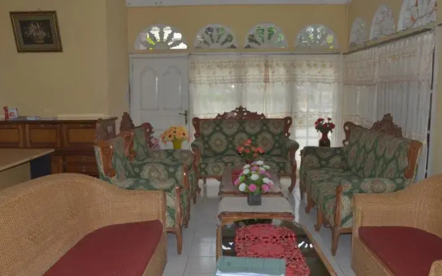 Aliyar Homestay