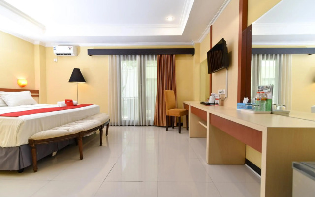 RedDoorz Plus near Mall Bali Galeria 2