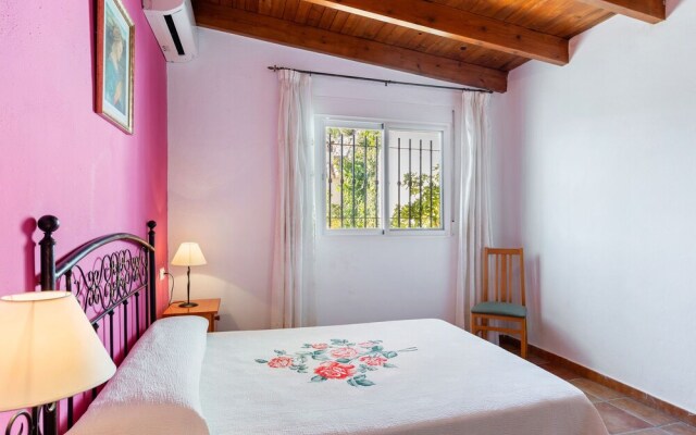 Rustic Holiday Home in Almuñecar with Private Swimming Pool