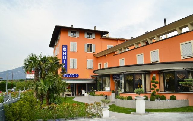 Hotel Shangri-La