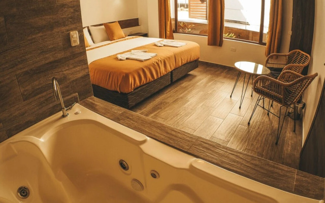 Toucan Platinum Suites Aparthotel