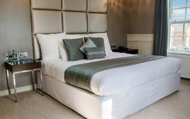 The Cliff Hotel