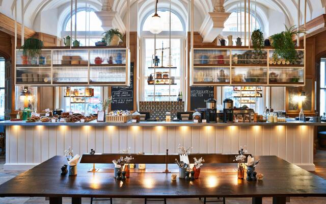 Kimpton Fitzroy London by IHG