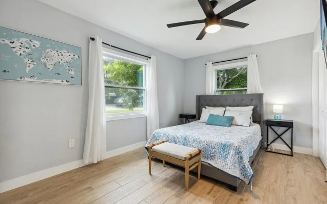 131 W Pasco Ln