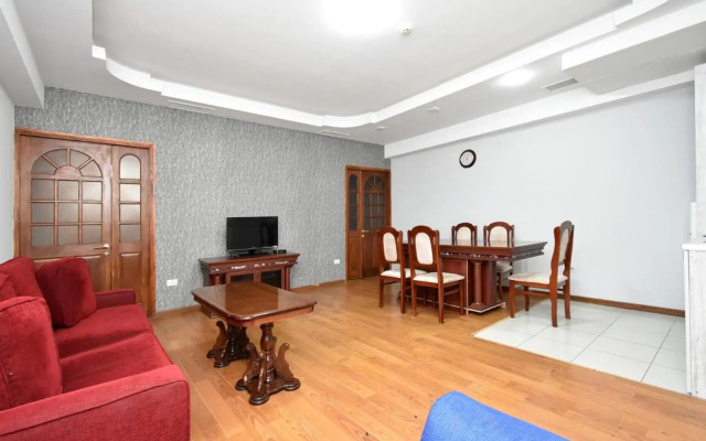 Armenak apartments N20