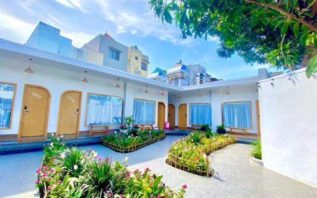 Sea House Hotel & Apartments
