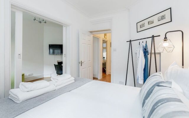 Trendy Covent Garden Apartment