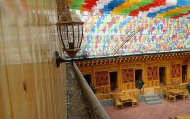 Xiahe Riyue Mountain Villa