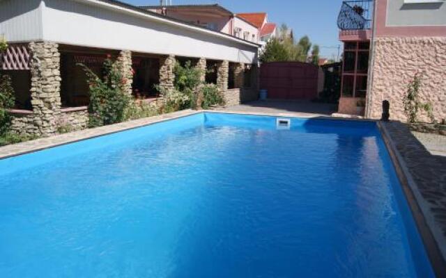 Guest House Romanovykh Victoria