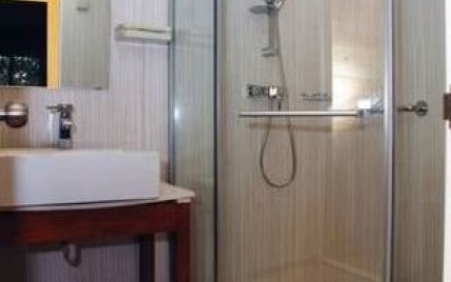 Yanwoling Garden Hotel